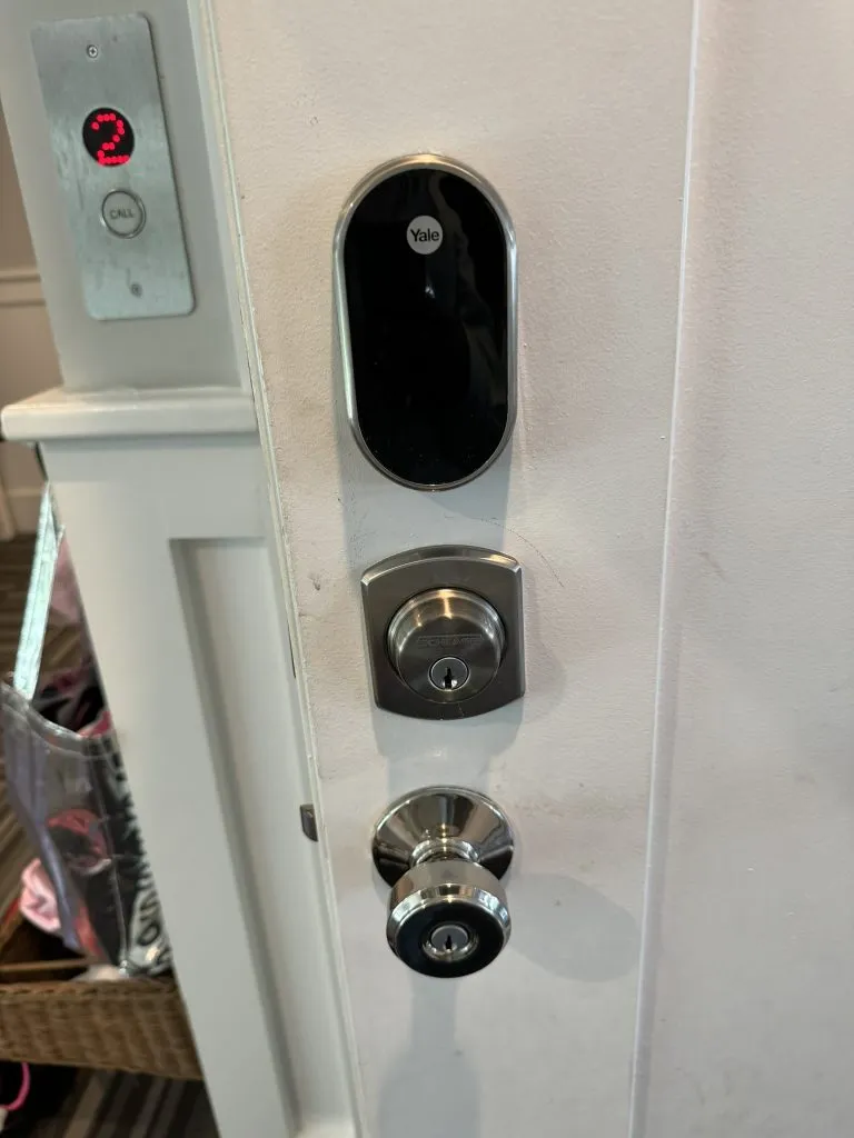 installation of smart lock